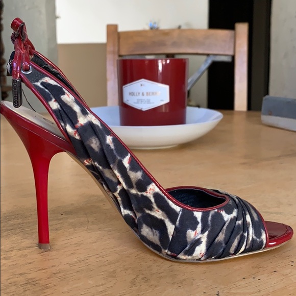 Guess open toe sandal heels - Picture 2 of 7